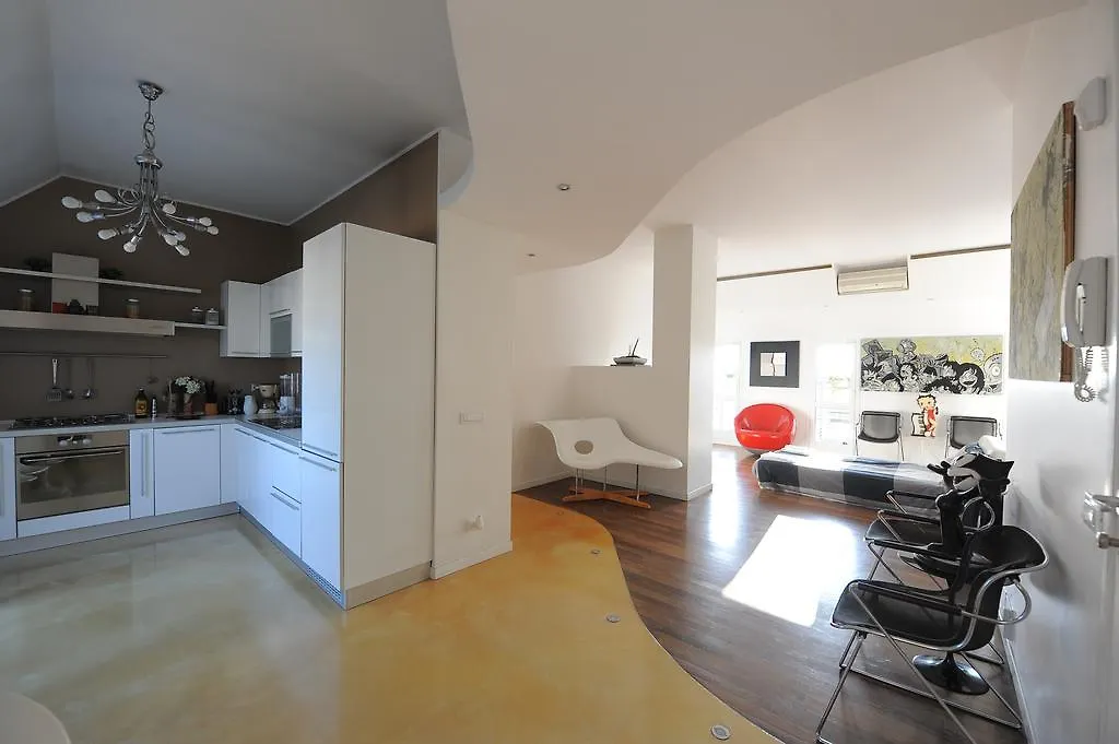 Piazza Napoli Penthouse Hotel Milan Apartment